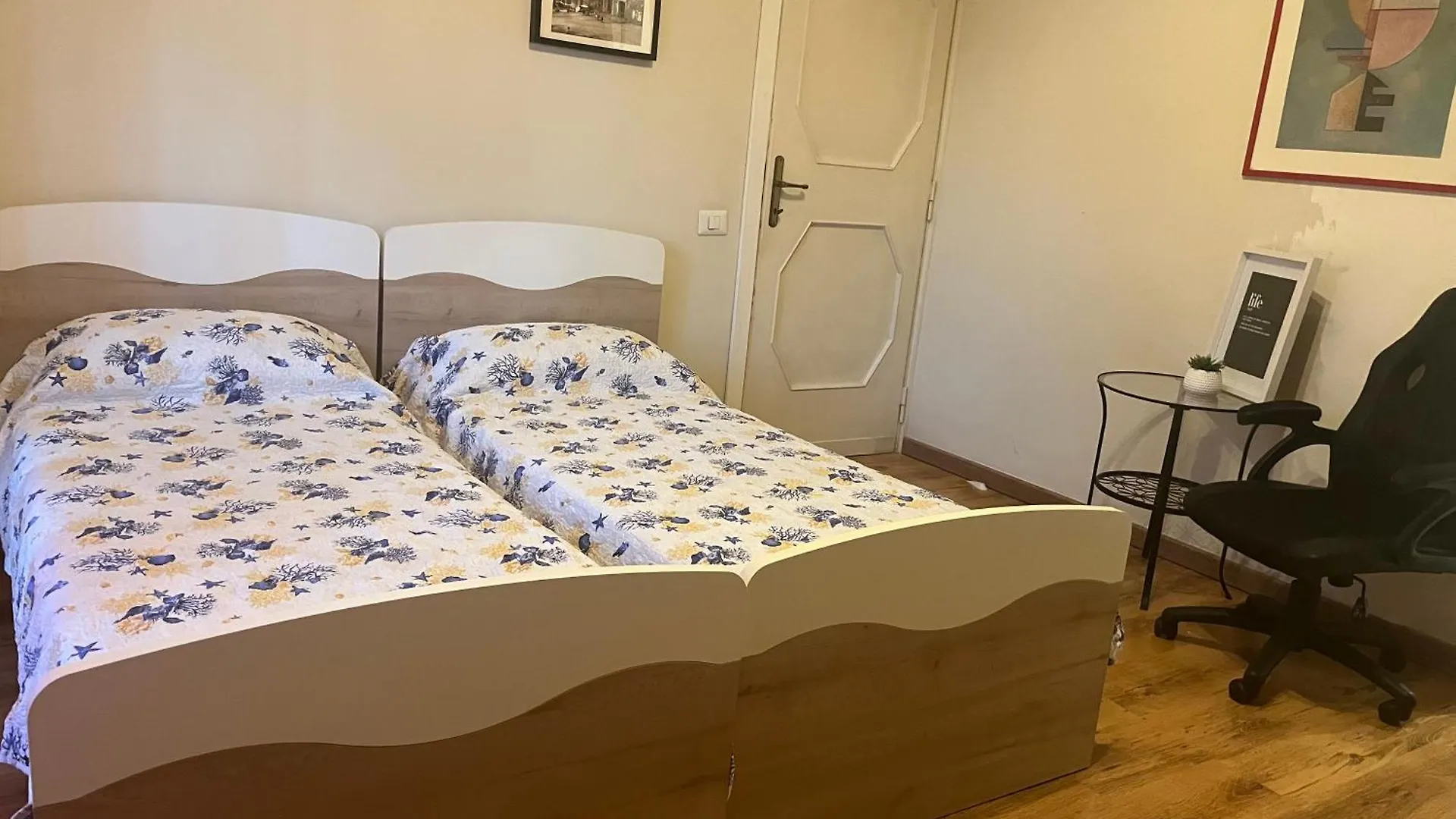 Guest house La Dolce Vita Bedrooms Near The Subway Rome